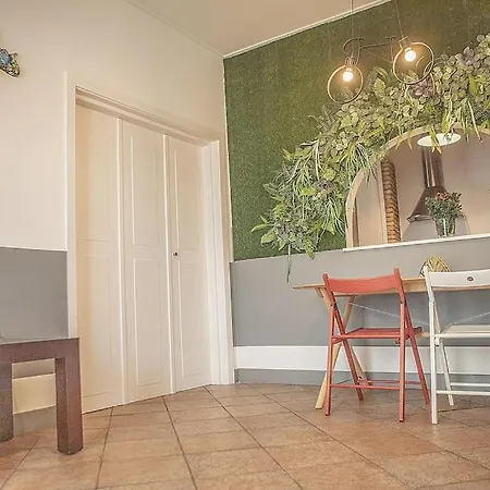 Vintage 3 Bedroom Flat In The Heart Of *