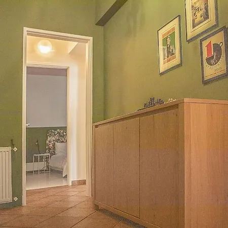 Apartment Vintage 3 Bedroom Flat In The Heart Of *
